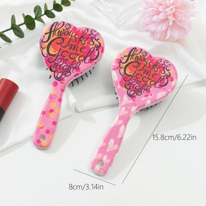 Coffret de brosses à cheveux en forme de cœur rose avec motifs floraux et lettrage