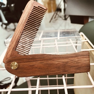 Portable folding green sandalwood comb with natural wood grain and anti-static fine teeth
