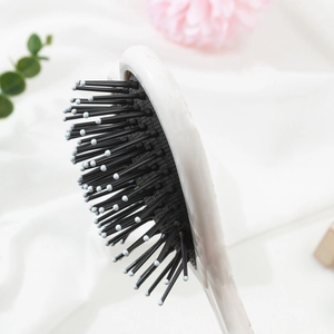 Brosse à cheveux mignonne chat avec manche texture marbre et picots de massage