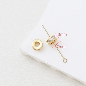 Dettaglio distanziatore 7mm placcato oro 18k con zirconi per creazione gioielli fai da te