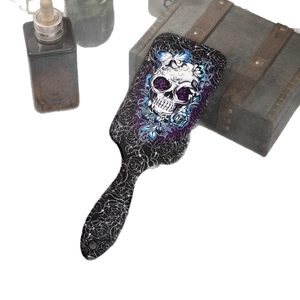Haarbürste mit Totenkopf und blauem Schmetterling für Kopfhautmassage und entwirren