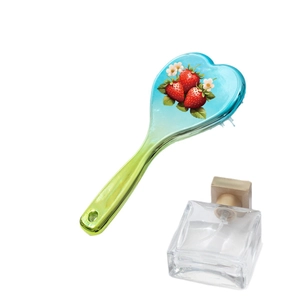 Mini brosse à cheveux en forme de cœur avec motif fraise et dégradé bleu et jaune