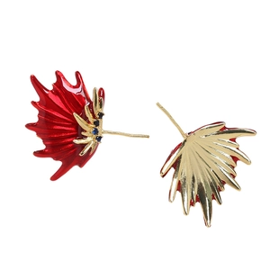 Pendenti a foglia in smalto rosso con placcatura oro e cristalli blu per gioielli fai da te