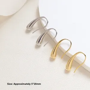Detail van 5x20mm goud en zilveren druppel oorhaken voor het maken van DIY sieraden