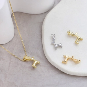 Ciondolo a Forma di Cervo in Rame Placcato Oro per Collana Orecchini Accessori Fai da Te Creazione Gioielli Mini Alce Animale