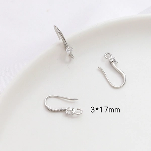 Detalle de ganchos de oreja 3x17mm de plata con circón para creación de joyas DIY