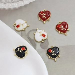 Colgantes de corazón esmaltado vintage con rosas para joyas DIY collares y brazaletes