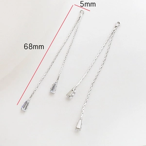 Détail du pendentif pompon de 68mm avec zircon baguette pour la création de bijoux DIY