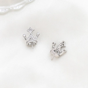 Macro shot of S925 silver crown jewelry settings with sparkling zircon for pearl DIY