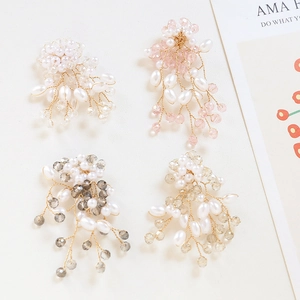 Pendentifs floraux faits main en perles et cristaux en quatre couleurs pour bijoux DIY