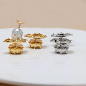 Bases de joyería de hoja de loto doradas y plateadas para perlas DIY en cerámica