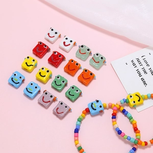 Bunte quadratische Glas-Smile-Perlen für DIY-Schmuckherstellung und Handwerkskunst