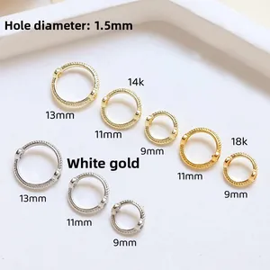 Detailansicht strukturierter Schmuckringe in Gold und Silber, Größen 9mm, 11mm, 13mm