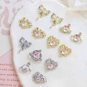Pendentifs cœur et planète colorés pour bijoux DIY avec strass et effet iridescent
