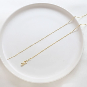 Dettaglio catena box placcata oro 14k con ago regolabile per gioielli fai-da-te