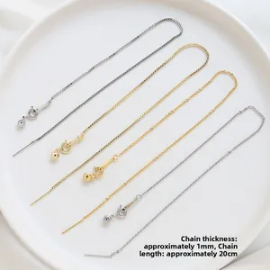 Dettaglio di catene regolabili da 1mm in oro e argento per creazione di gioielli