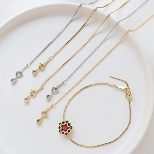 Détails de chaînes box réglables en or et argent avec pendentif fleur rouge sur plateau