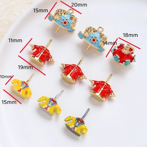 Mini pendentifs d'opéra chinois traditionnels avec détails colorés en émail brillant