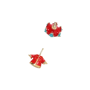 Pendentifs traditionnels en émail chinois avec vêtement rouge Ming et breloque globe bleu