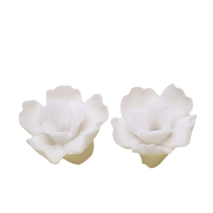 Set van twee witte keramische bloemkralen met matte afwerking voor DIY sieraden