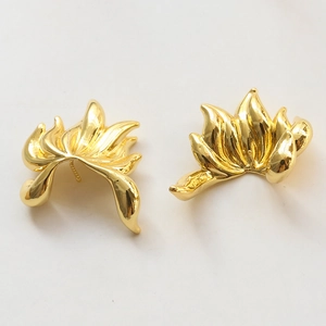 Polished gold-plated curved feather charms for DIY jewelry making and baroque pearl accessories