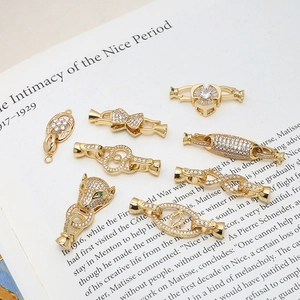 Détails de fermoirs à bijoux léopard plaqués or 18 carats avec zircons scintillants