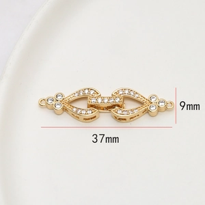 Détail du fermoir léopard OT plaqué or avec zircons pour la création de bijoux DIY