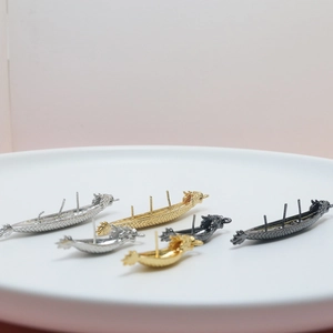 Drakenboot sieraadonderdelen in goud, zilver en zwart voor DIY parelontwerpen
