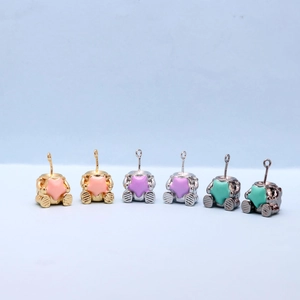 DIY bear charms with stars in gold, silver, and black plating for jewelry making