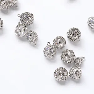 Versilberte Kupferkugeln mit Zirkonia-Einlage für die DIY-Schmuckherstellung