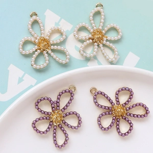 Détails de pendentifs fleurs en alliage creux avec perles pour la création de bijoux DIY
