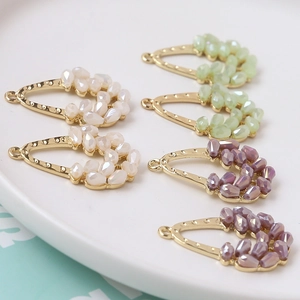 Vue détaillée de pendentifs en alliage en forme de poire avec perles pour bijoux DIY