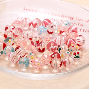 Bunte handbemalte Glasperlen mit Blumen und Herzmotiven für DIY-Schmuckherstellung