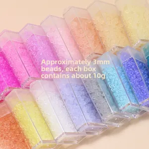 Detail von 3mm matten Macaron-Perlen in Boxen für DIY-Schmuckherstellung