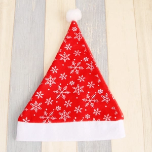 Bonnet de Noël classique en velours rouge avec flocons argentés et bord en peluche