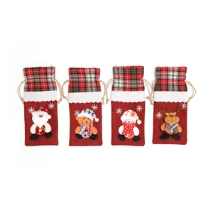 Lot de 4 sacs à vin de Noël avec motifs 3D Père Noël, Bonhomme de neige, Renne et Petit ours
