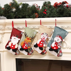 Chaussettes de Noël Rustiques en Toile de Jute Avec Applique 3D Père Noël Bonhomme de Neige Renne Ours Sacs Cadeaux Suspendus