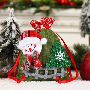 Sac cadeau de Noël en toile verte avec bonhomme de neige 3D et motif de sapin