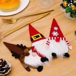 Juego de 3 fundas para cubiertos de gnomo navideño con astas de reno y copos de nieve