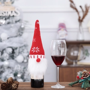 Funda de punto para botella de vino de gnomo navideño con barba blanca y bordado