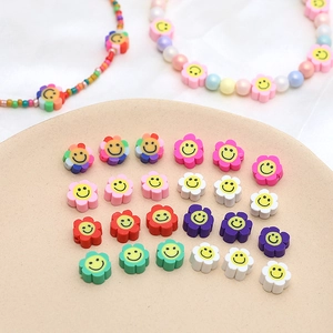 Perles fleurs souriantes colorées en pâte polymère pour la création de bijoux DIY et colliers