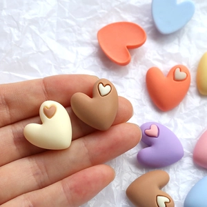 Matte Herz-Harzanhänger in Pastellfarben für DIY-Schmuck und Haarschmuck