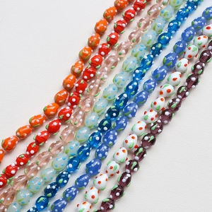 Perles fraises en verre faites main avec pois blancs pour création de bijoux DIY