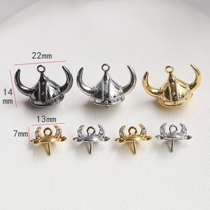 Détails des pendentifs de casque viking et accessoires de bijoux tête de bœuf en zircon