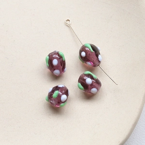 Détails de perles en verre violettes avec points blancs pour la création de bijoux DIY