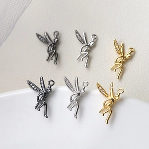 Pendentifs ange elfe en perles baroques dorées argentées noires avec ailes zircon