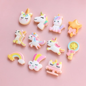 Niedliche Einhorn und Regenbogen Harzanhänger für DIY Haarschmuck und Handyhüllen