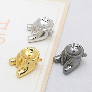 Drie beervormige bedeltjes in goud, zilver en gunmetal voor DIY barokparel sieraden