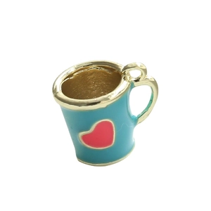 Pendaglio mini tazza da caffè blu con cuore e manico dorato per creazione gioielli