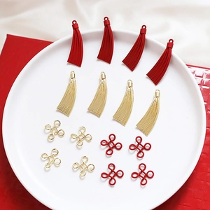 Kit bijoux DIY avec pendentifs à glands rouges et dorés et breloques nœud chinois